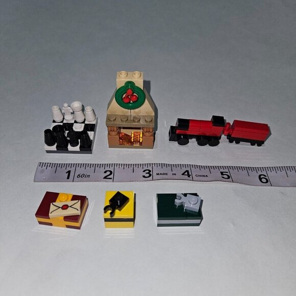 LEGO Harry Potter Advent Calendar 75964 Fireplace Present Hogwarts Express Chess - Picture 2 of 16